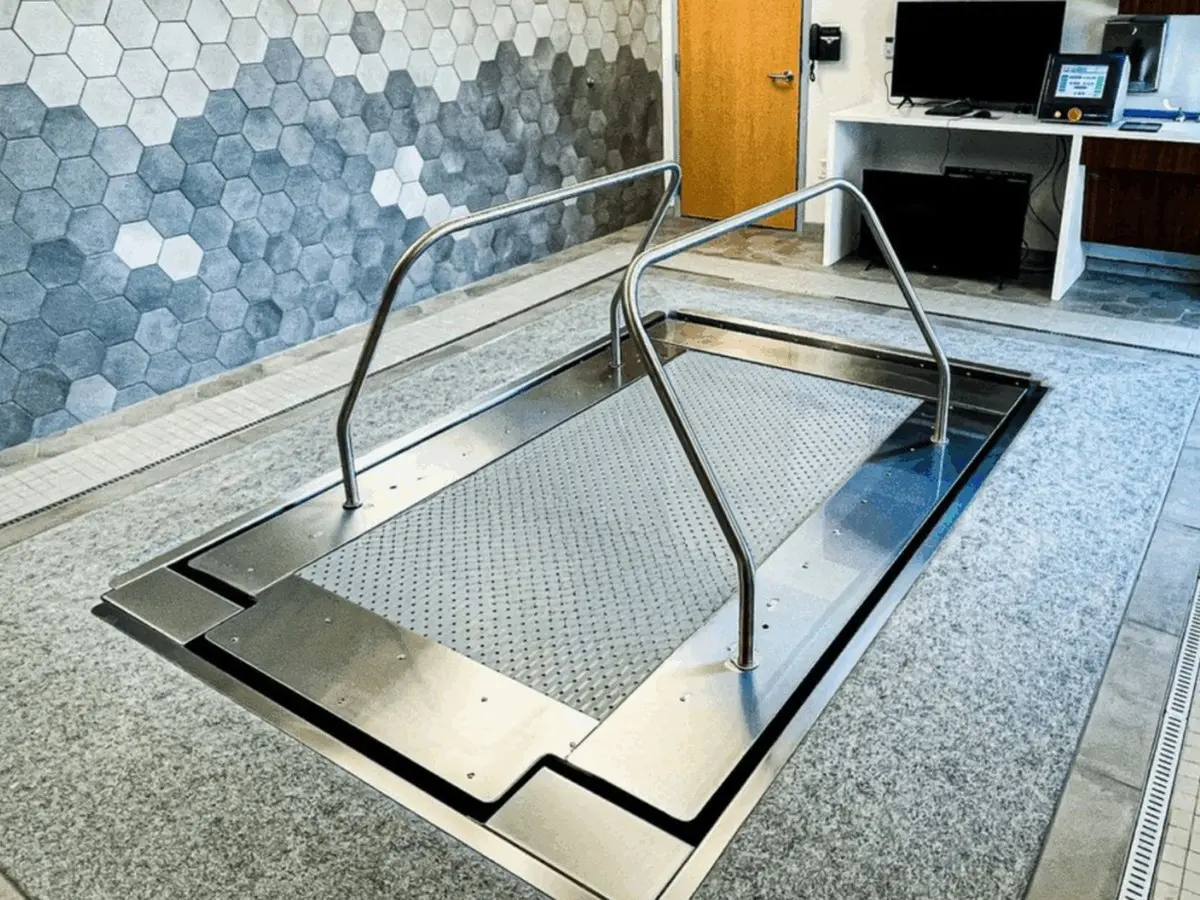 HydroWorx 1200 Series 4