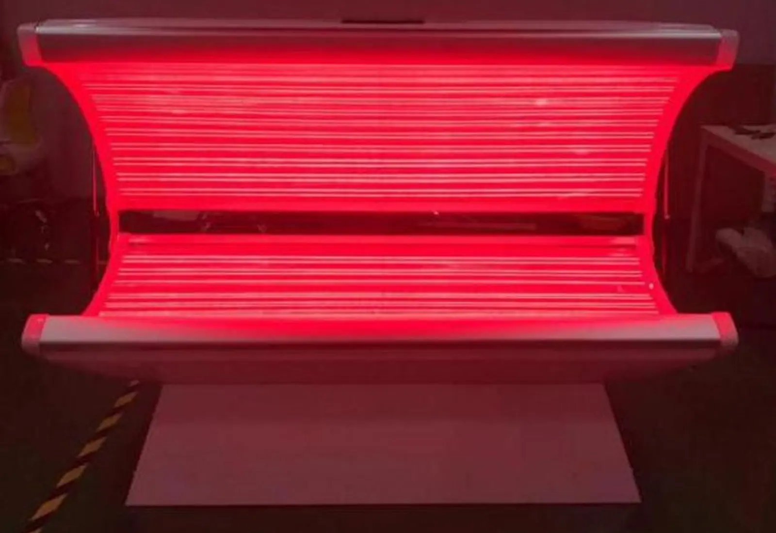 Oxygen Health Systems — Red Light Squared Bed